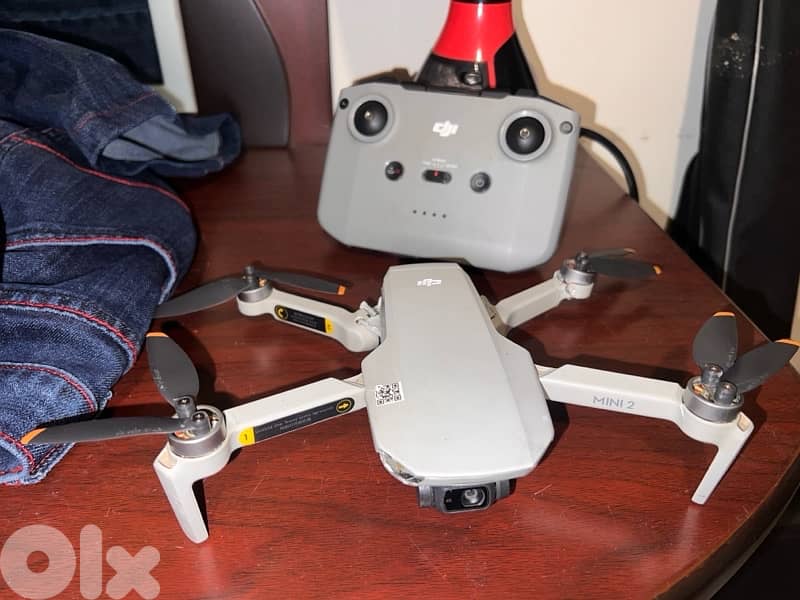 PERFECT CONDITION rc controller with dji mini 2 (needs repair) 0
