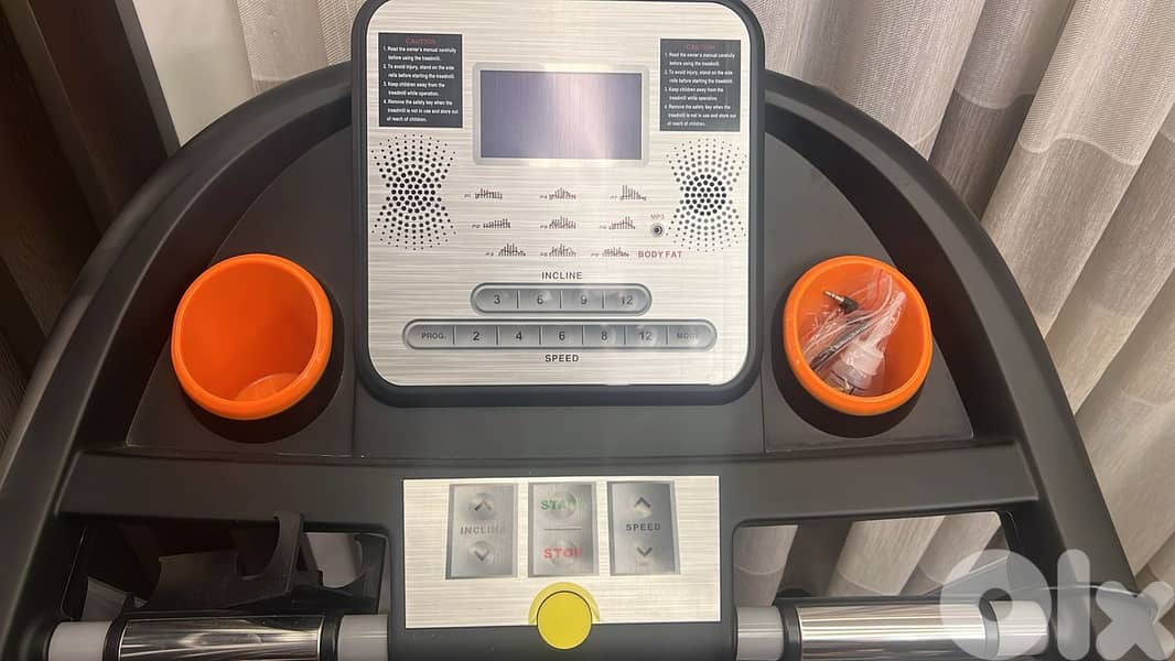 Foldable treadmill 2.0 hp 2