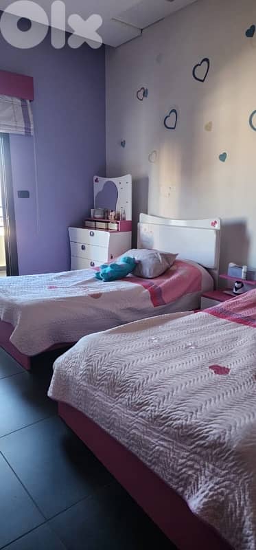 full bad room,just all the wood without mattress 2