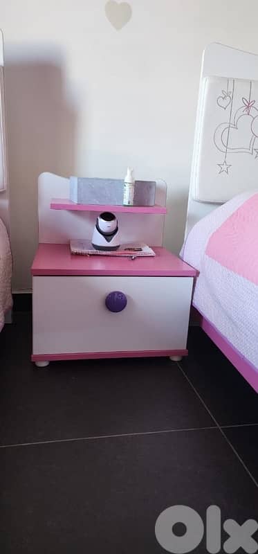 full bad room,just all the wood without mattress 3