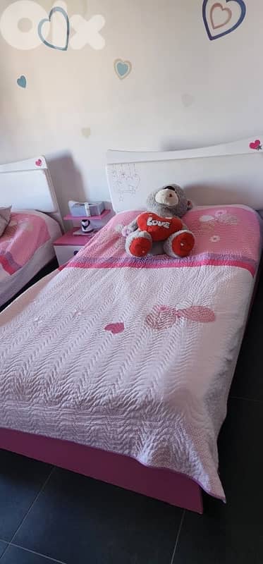 full bad room,just all the wood without mattress 5