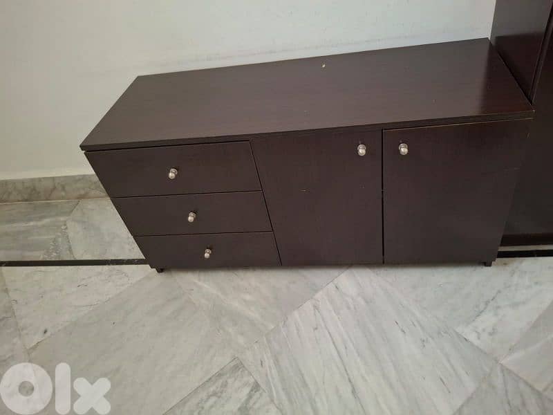 Large Executive Office Desk – Dark Wood Finish – Excellent Condition 2
