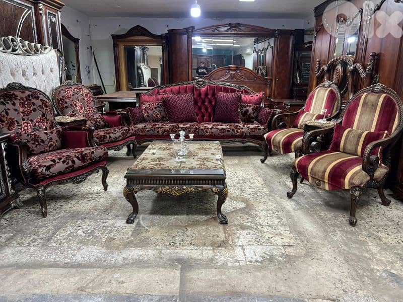 طقم كنبايات حفر ملكي خشب زان خمس قطع وطاولة 2