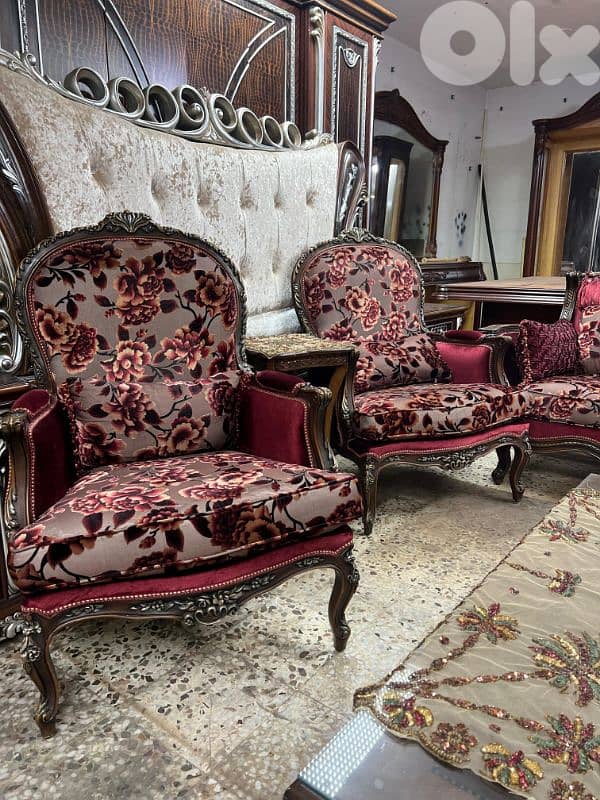 طقم كنبايات حفر ملكي خشب زان خمس قطع وطاولة 4