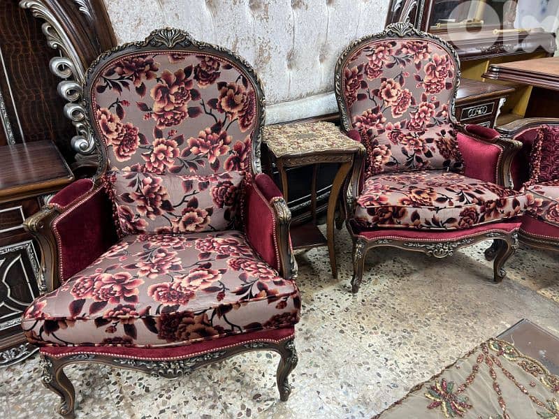 طقم كنبايات حفر ملكي خشب زان خمس قطع وطاولة 7