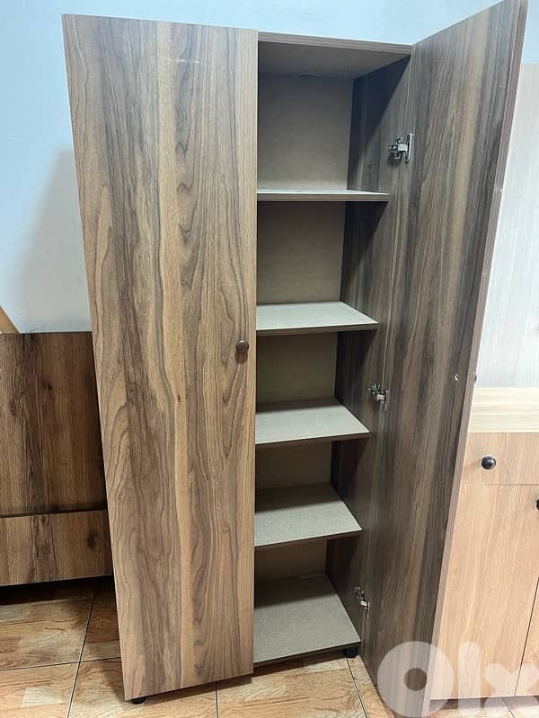 خزانة درفتين كلا رفوف جديدة من المعمل بافضل الاسعار 1