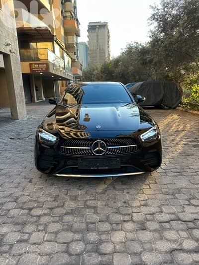 Mercedes E 350 AMG-line 2021 black on black (clean carfax)