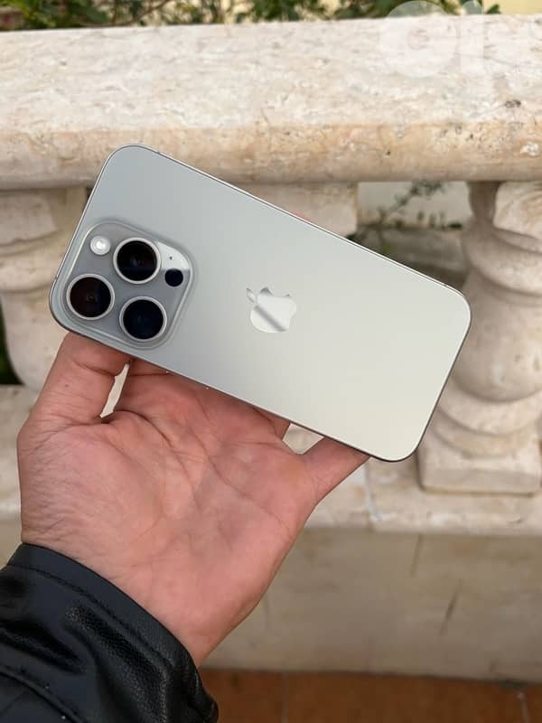 iphone 15 pro natural titanium 1