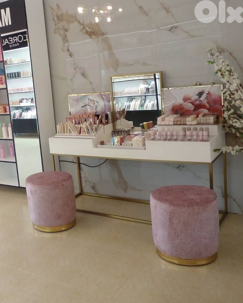 Make up table / mirror with lights and organizers 0