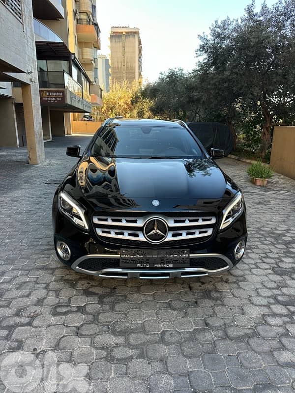 Mercedes GLA 250 4matic 2018 black on black (clean carfax-45000 miles) 0