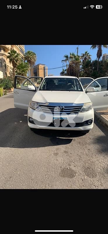 Toyota Fortuner 2012 0