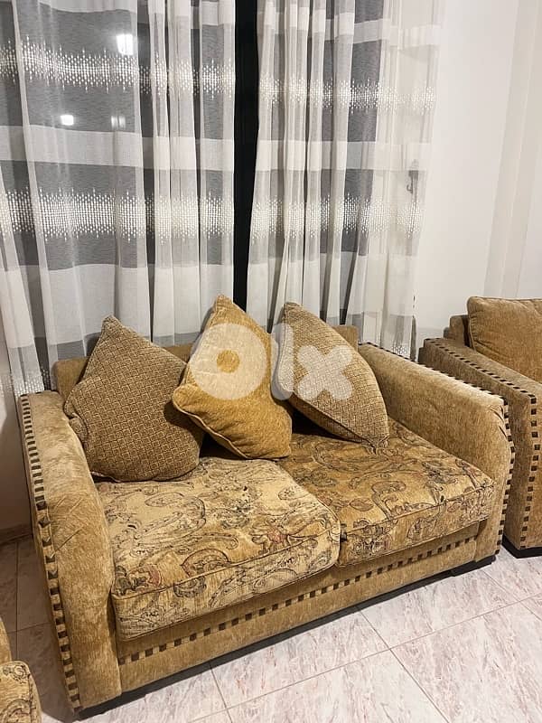 صالون +طاولة نص 2