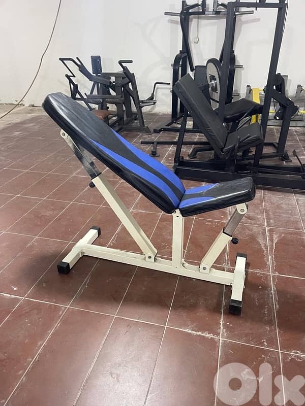 Adjustable bench like new 1