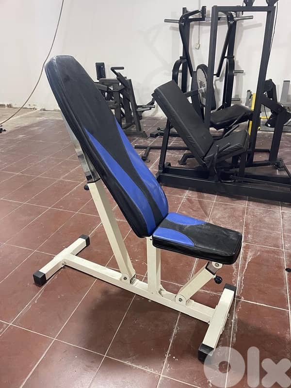 Adjustable bench like new 3