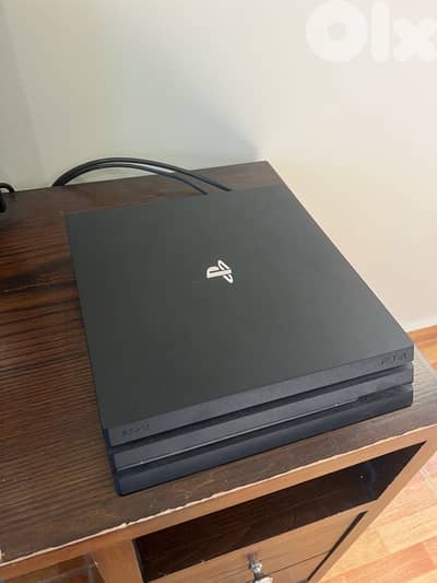 Ps4 Pro 1 TB ( Perfect condition )