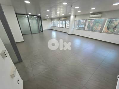 مكتب فخم للايجار في حرج تابت High end finishing Office in Horch Tabet