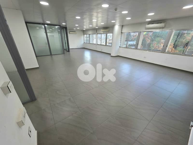 مكتب فخم للايجار في حرج تابت High end finishing Office in Horch Tabet 0