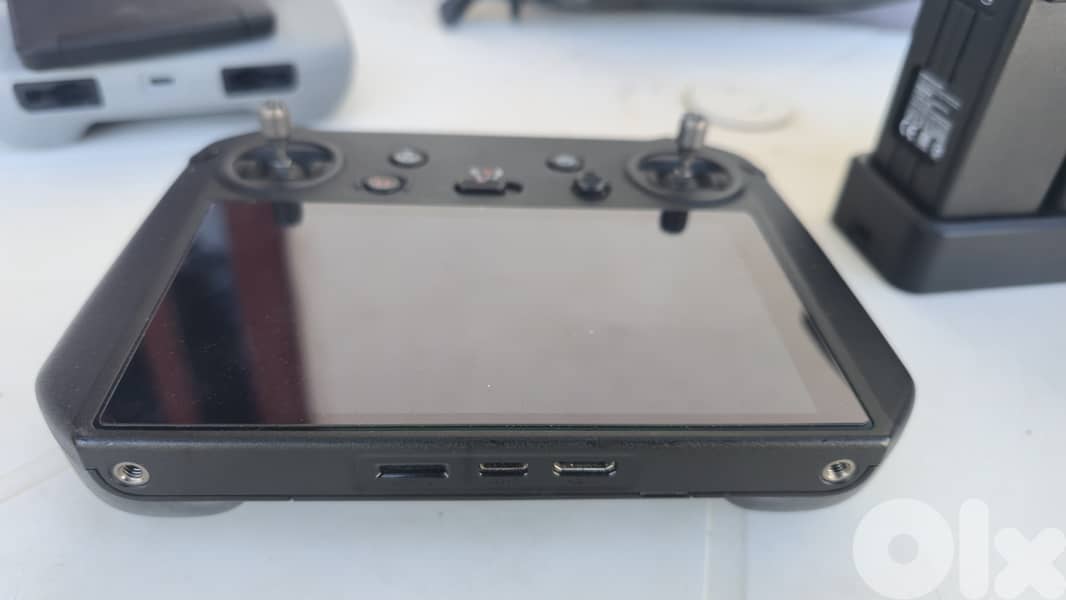 DJI MAVIC 3 -COMBO With RC PRO (HDMI OUTPUT) 4