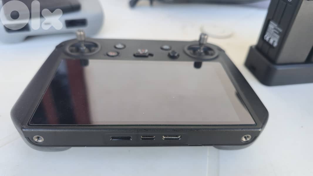 DJI MAVIC 3 -COMBO With RC PRO (HDMI OUTPUT) 4