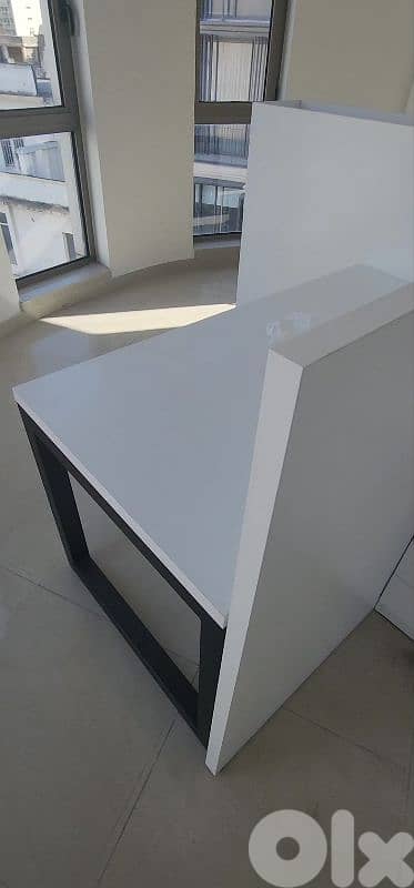 Office - Open space desks 1