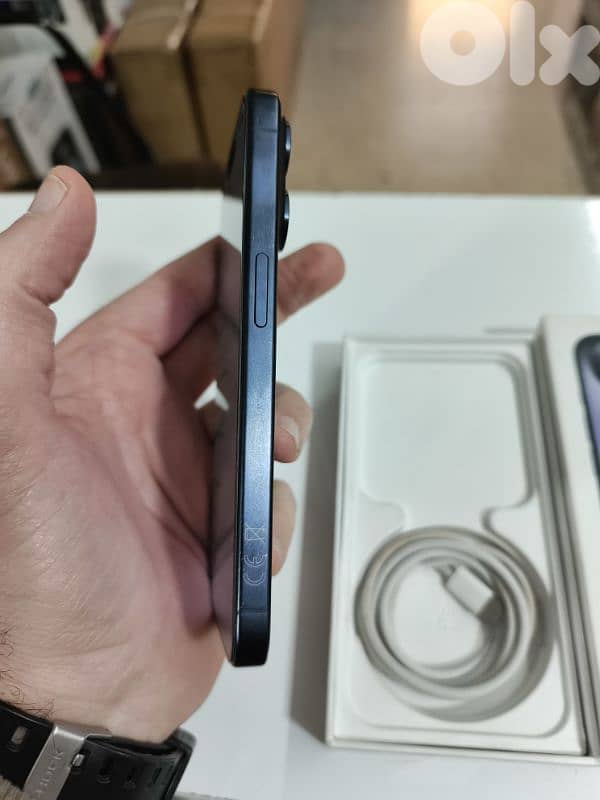 apple iphone 15 pro 256gb 5