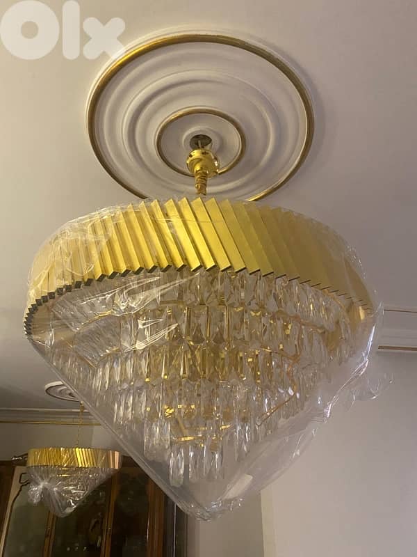 Gold Crystal Chandeliers /ثريات كريستال ذهبية فخمة – جديدة بالكامل 1