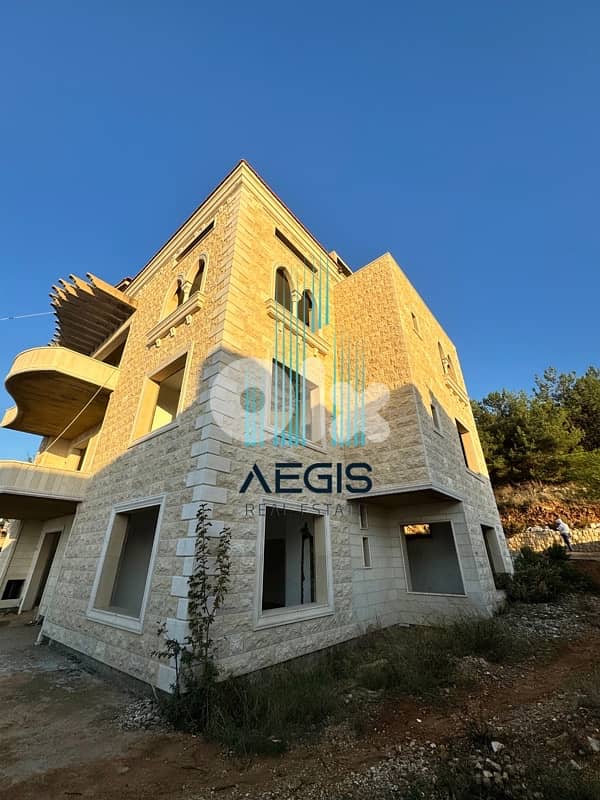 building for sale souk lgharb aley - مبنى للبيع سوق الغرب عاليه 2