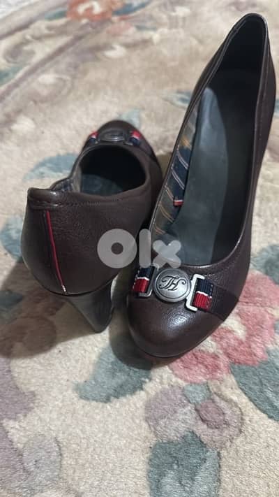 TOMMY HILFIGER PUMP