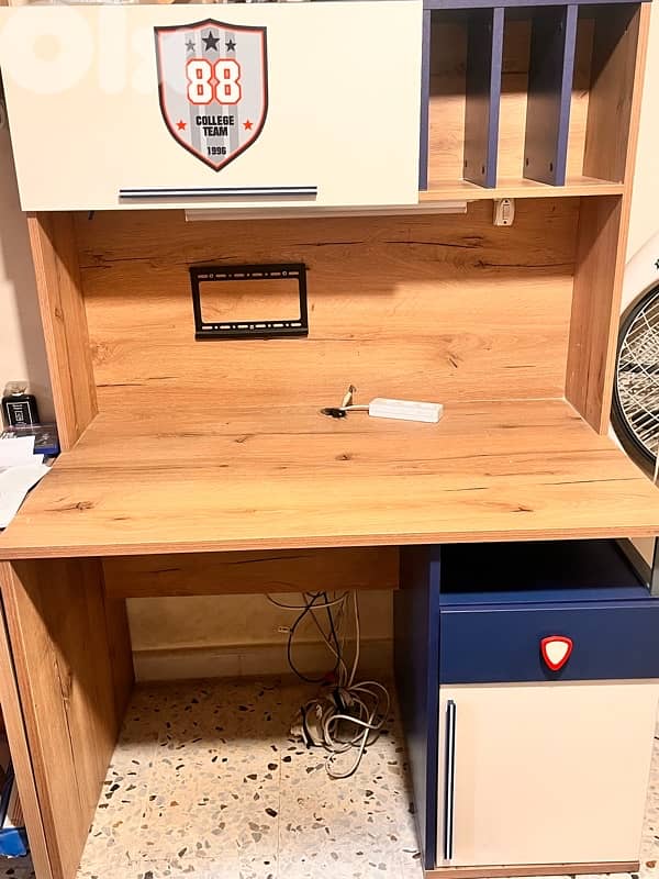 مكتبه دراسه  في حاله جيده 0