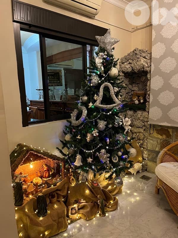 Full Christmas Decoration - ( creche and sapin with full decoration) 1