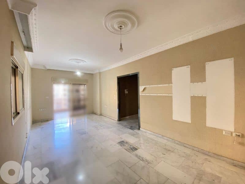 Beautiful Apartment For Rent In Sakiet Al Janzeer / ساقية الجنزير 0