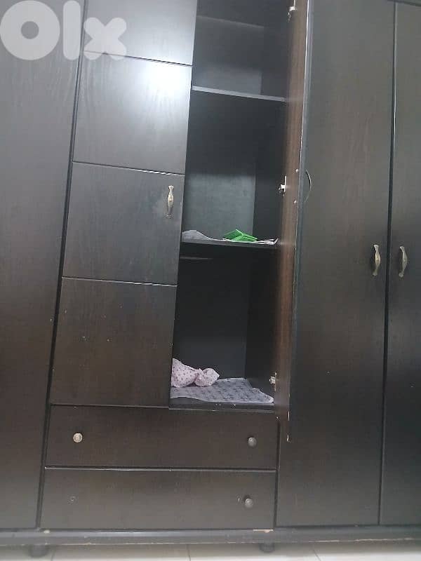 خزانة مستعملة 0