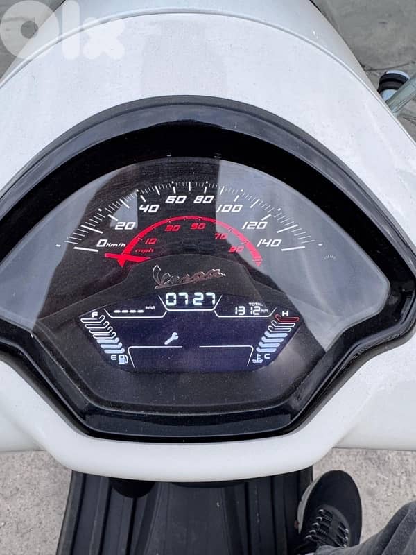 Vespa 2025 300 cc super sport  1700k 1
