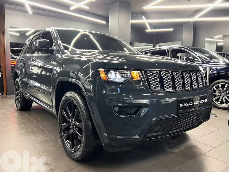 Jeep Grand Cherokee Altitude 2018 (Rhino Dark Gray) 0