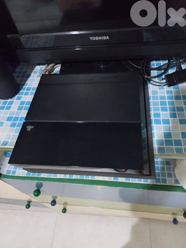 playstation 4بليستيشن  للبيع شبه جديده 0