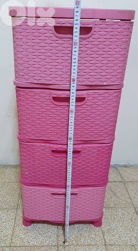 سلة  خضار  مستعمل  نضيف  لون  زهري  ٢٠$  موجود  بيروت  ٠٣٧٢٣٨٩٥ 1