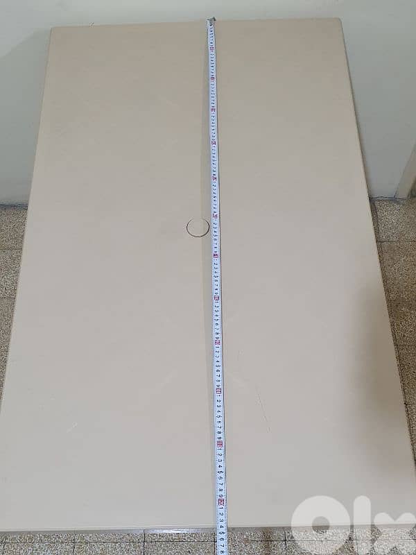 Table  Kamaplast  beige  used  like  new 125 x7   30$  beirut 03723895 4