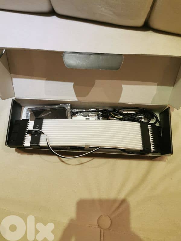 lian li strimer plus v2 60$ 1