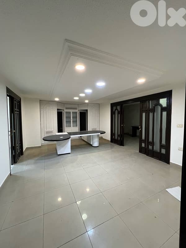 Premium location - Warehouse for sale in Tallet el Khayat - renovated 0