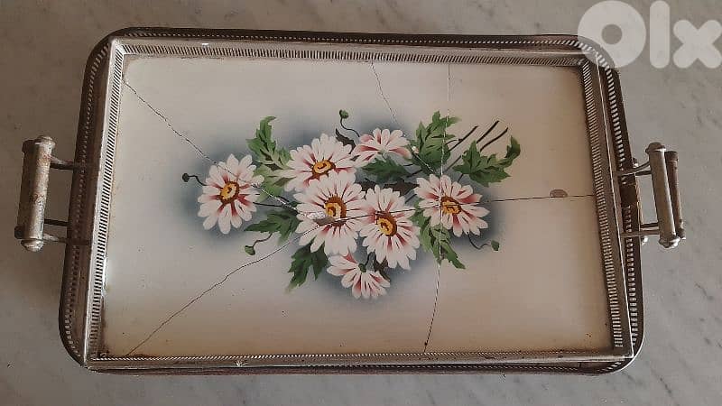 صواني جنبلاطية قديمة 2