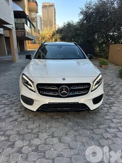 Mercedes GLA 250 AMG-line Edition 4matic 2018 white (clean carfax)