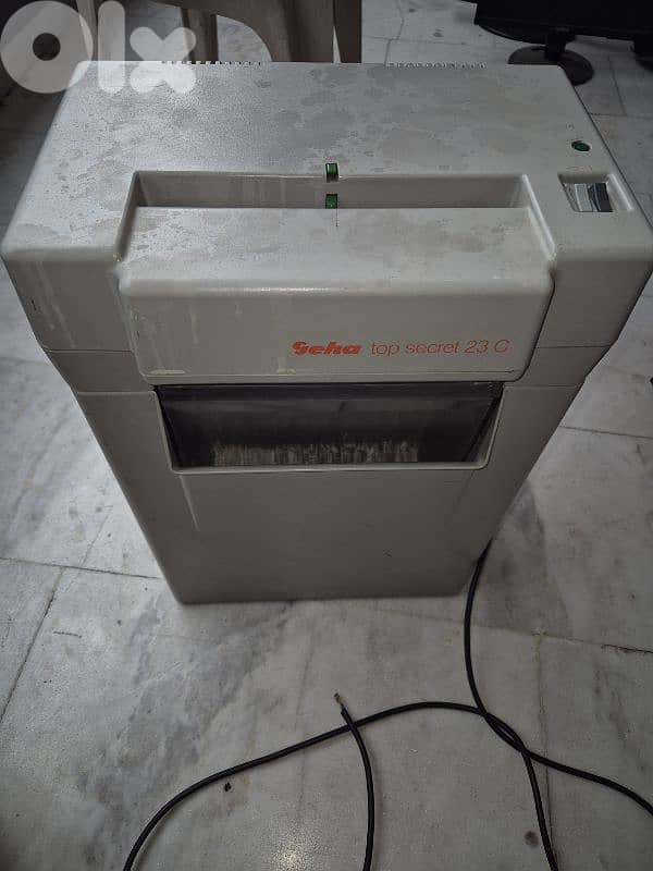 مكنة لتلف المستندات المهمة او السرية صناعة المانية 0