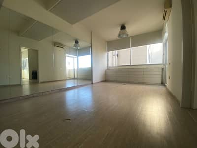 Office Space for Rent in Badaroمساحة مكتبية للإيجار في بدارو