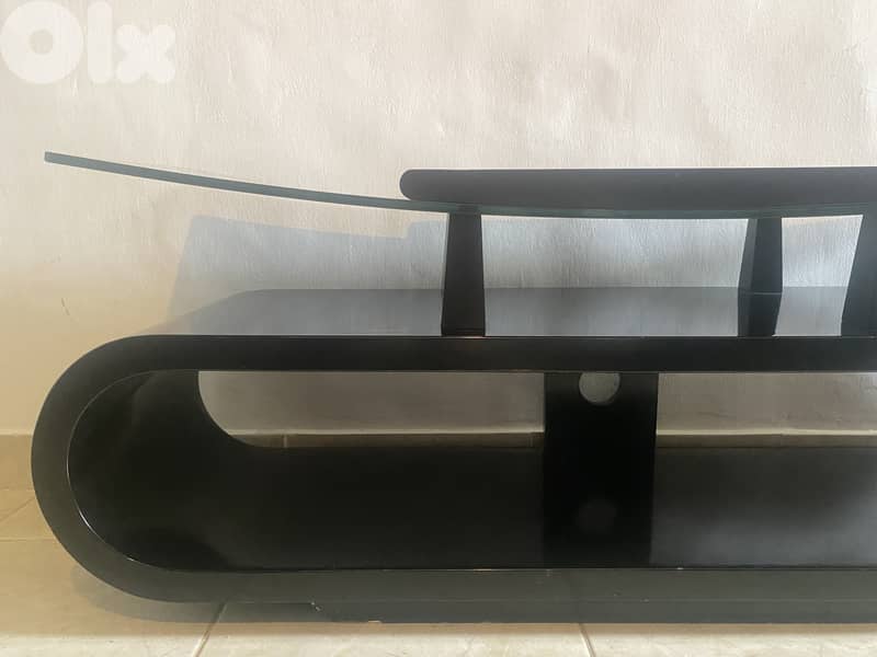 TV unit for sale 100$. Length 130 cm, height 51 cm, width 40 cm 1