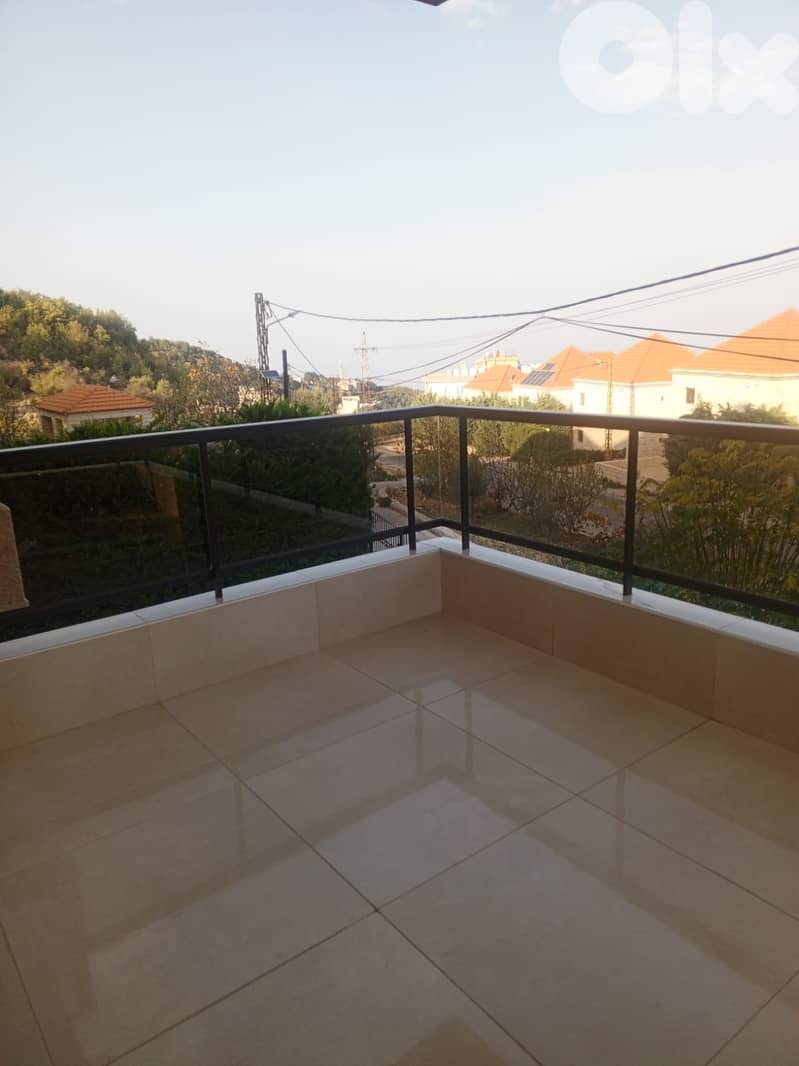 Apartment For Sale In Annaya  - شقة للبيع في عنايا 0