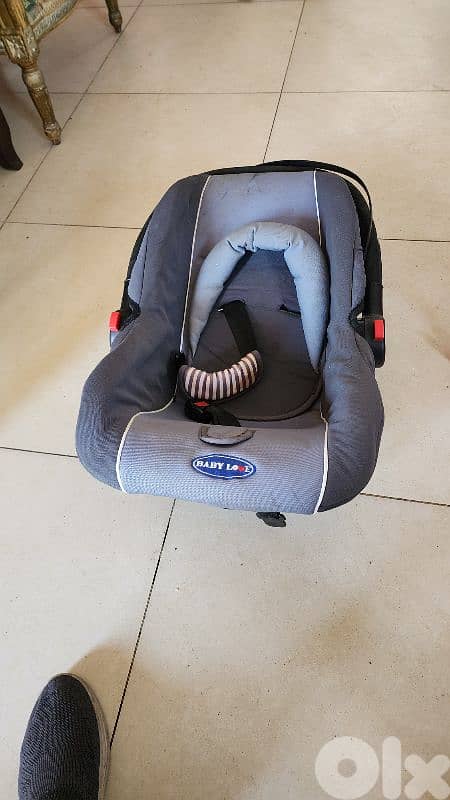 تخت وكرسي سياره وجهاز تعقيم 7