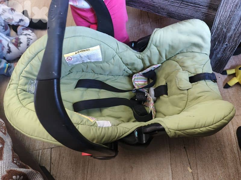 car seat + base 0