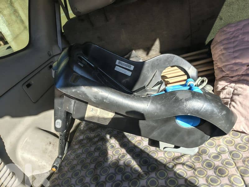 car seat + base 3