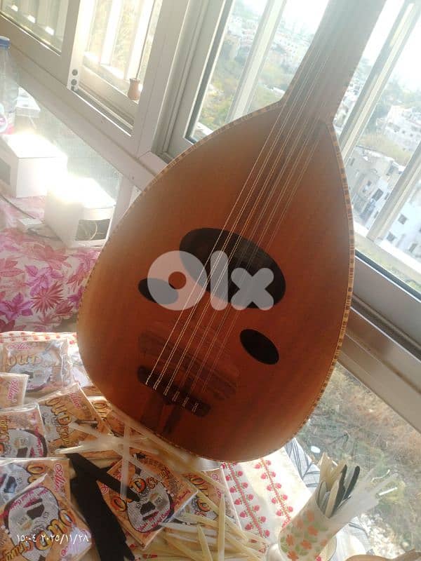 عود زرياب جديد جوز. ارز  جميل جدا مع حقيبة وريش 3