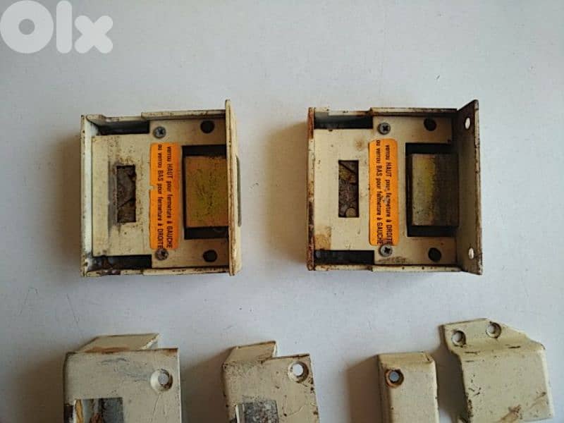 Security lock door - Not Negotiable 3